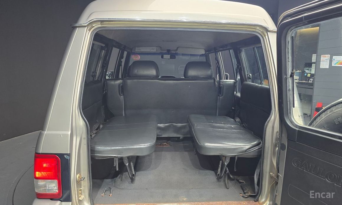 Galloper 29-seater V6 LPG