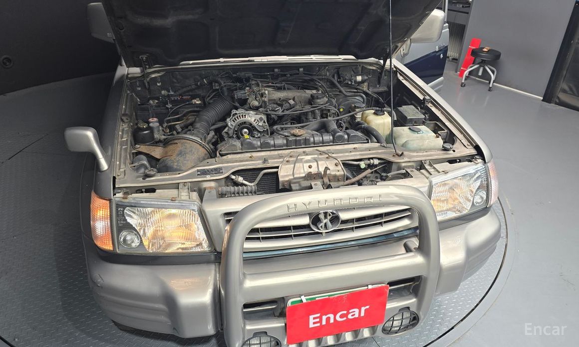 Galloper 29-seater V6 LPG