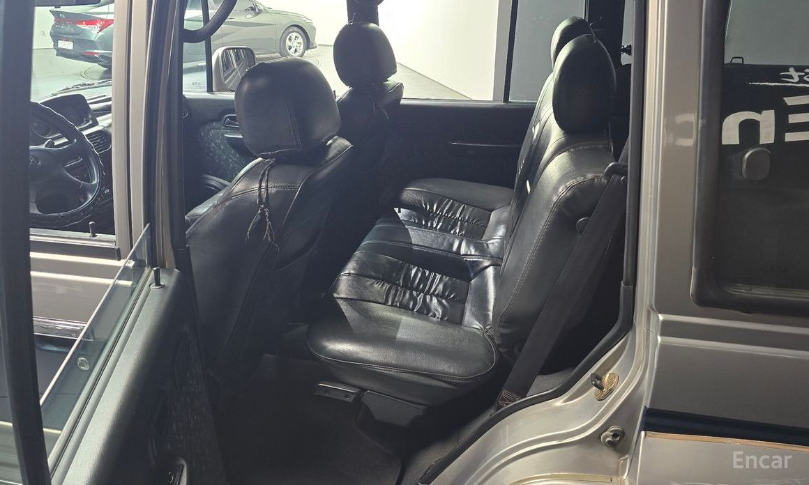 Galloper 29-seater V6 LPG