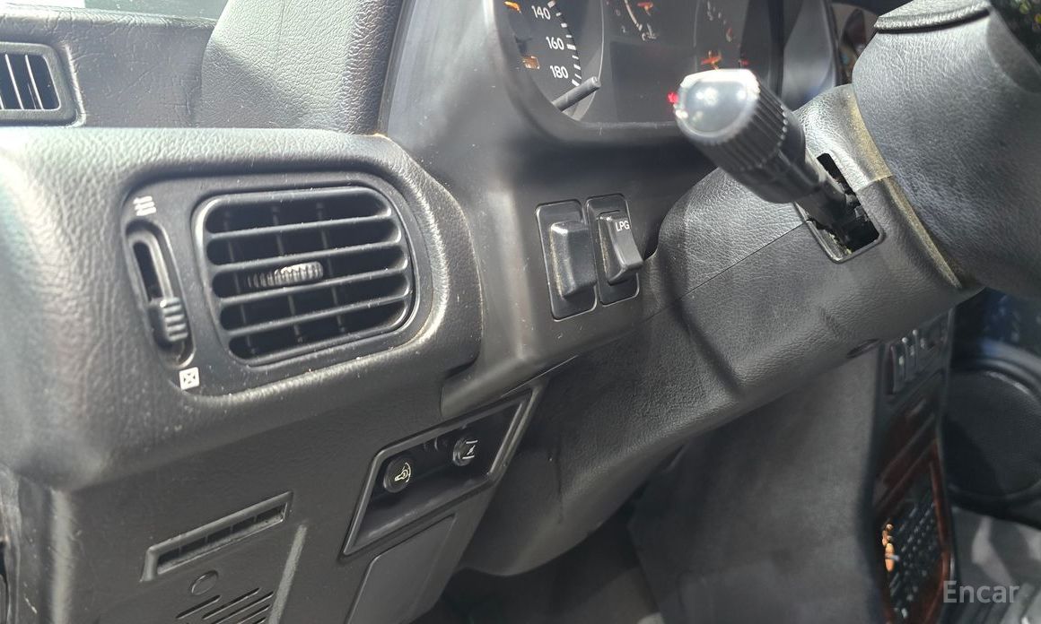 Galloper 29-seater V6 LPG