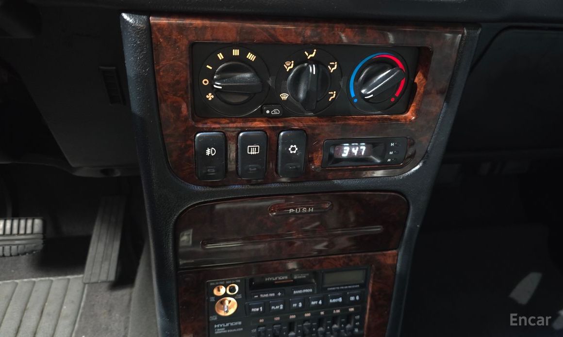 Galloper 29-seater V6 LPG