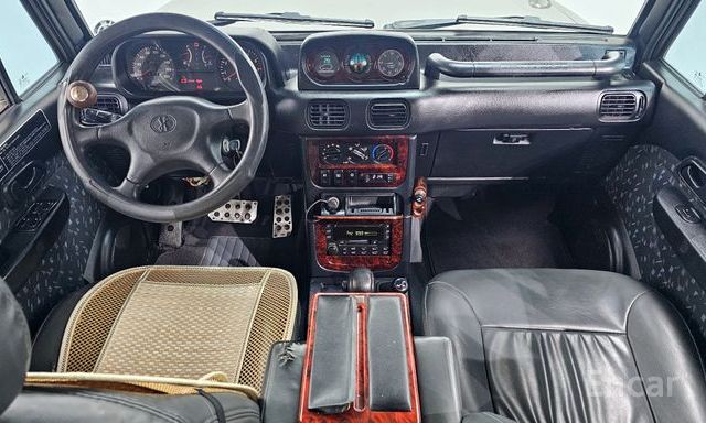 Galloper 29-seater V6 LPG