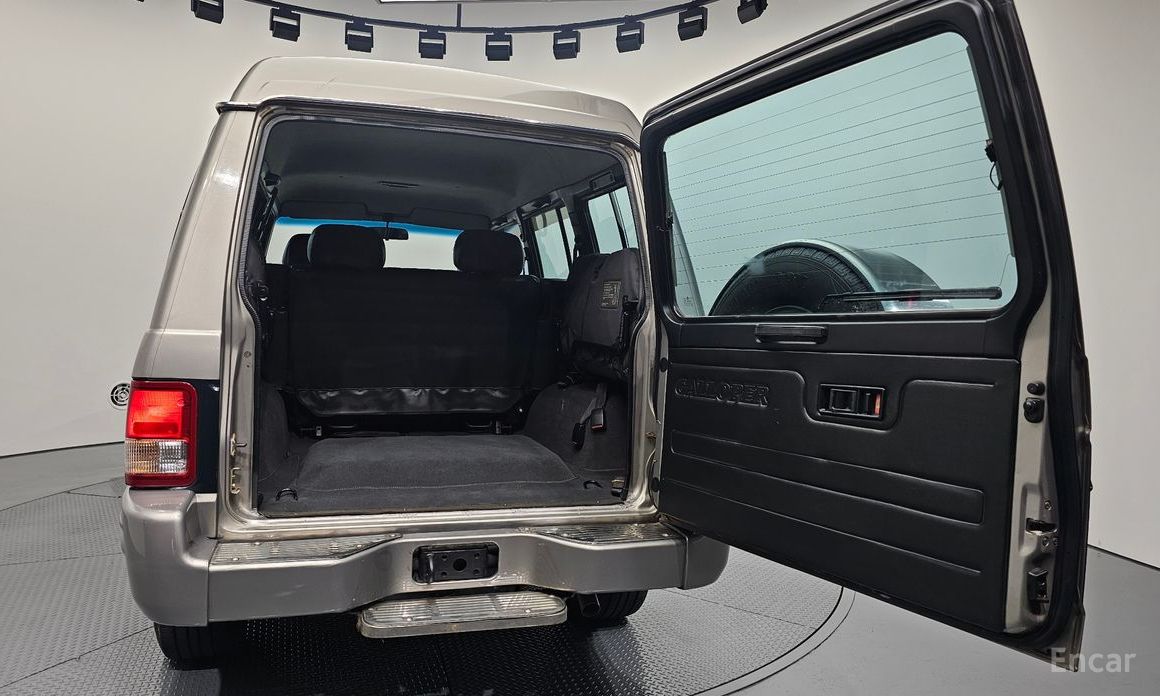 Galloper 29-seater V6 LPG