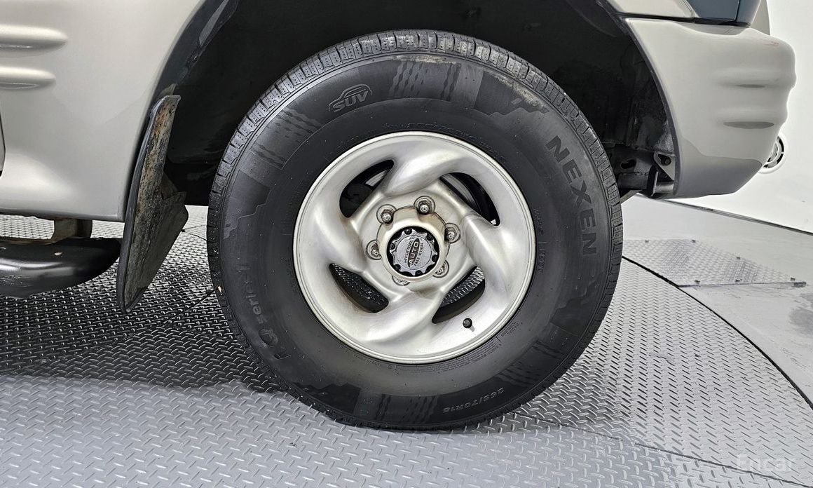 Galloper 29-seater V6 LPG