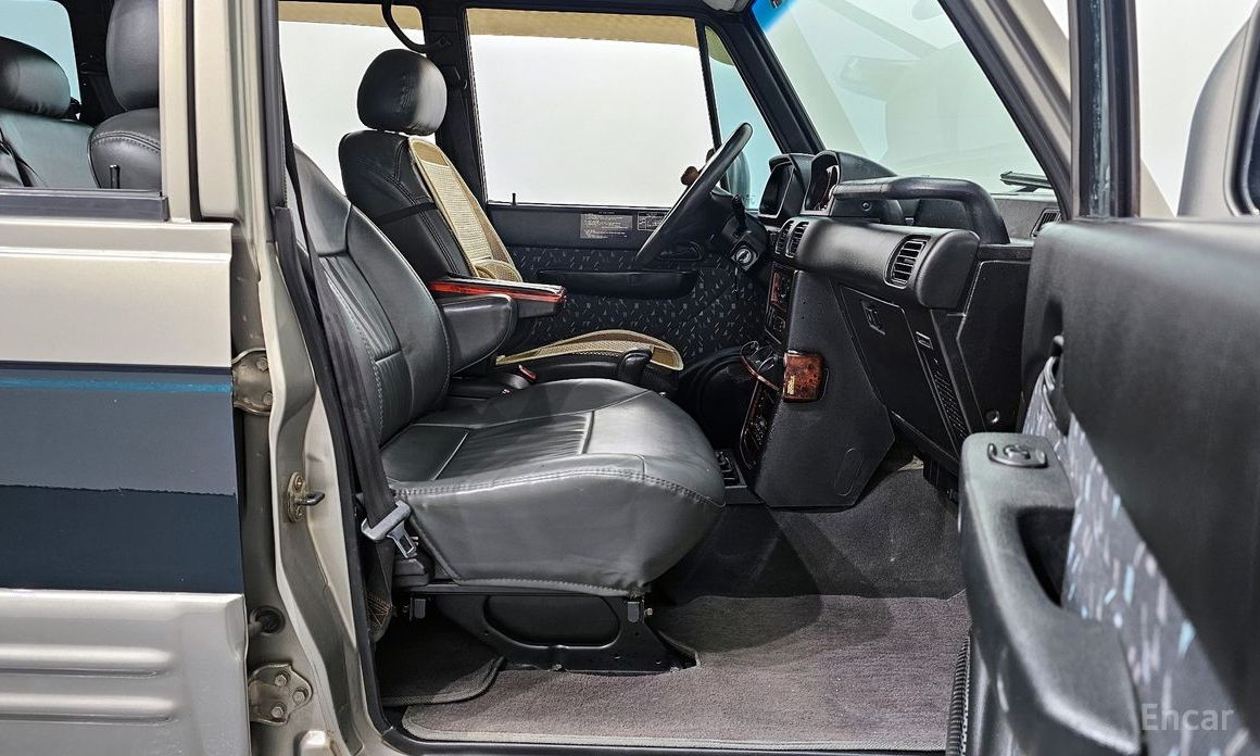 Galloper 29-seater V6 LPG