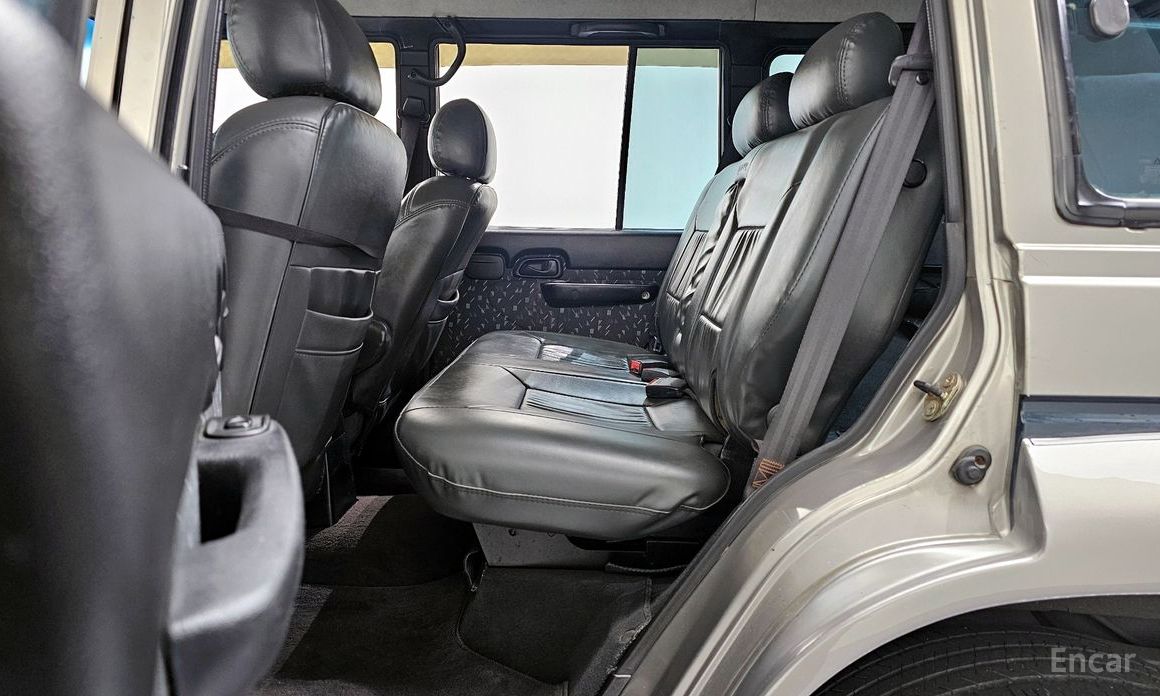 Galloper 29-seater V6 LPG