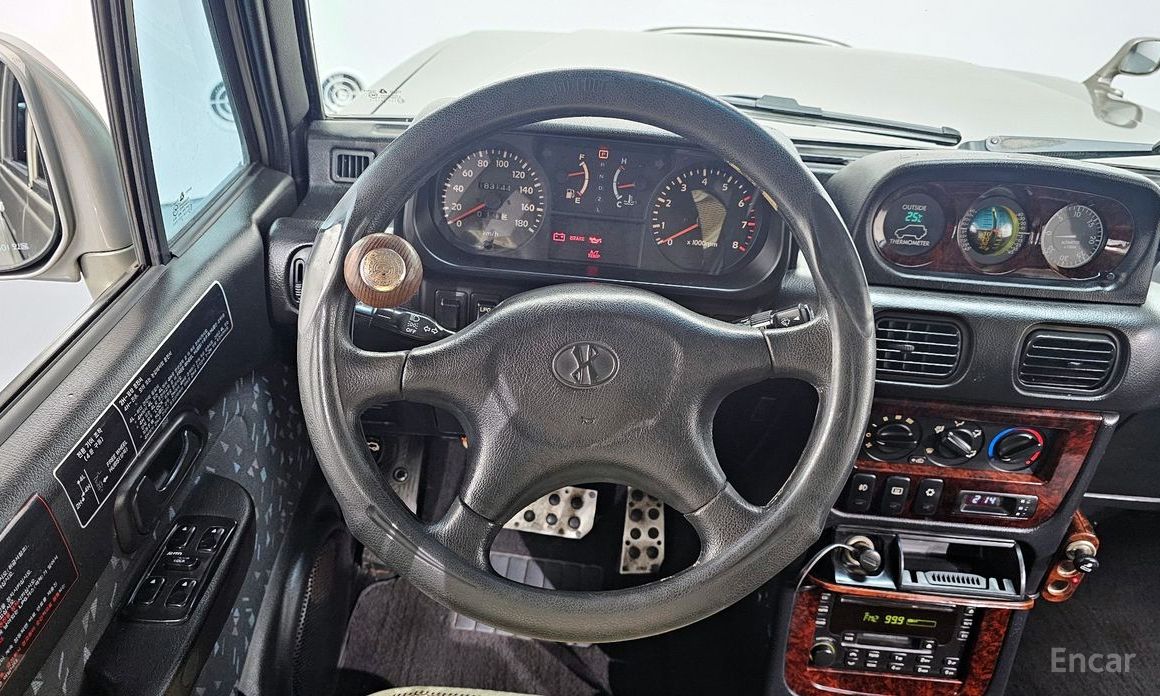 Galloper 29-seater V6 LPG