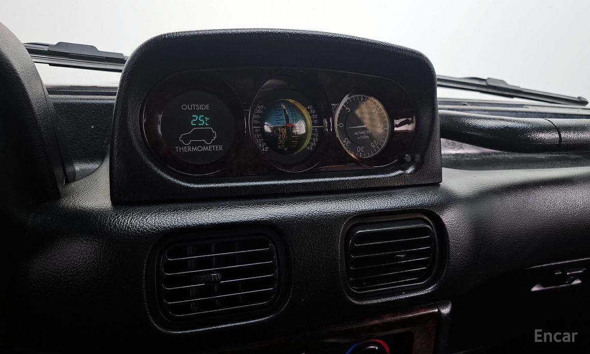 Galloper 29-seater V6 LPG