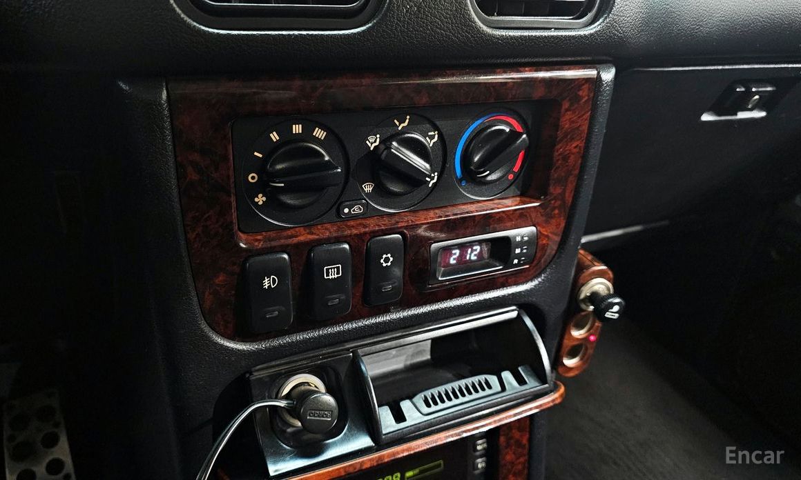 Galloper 29-seater V6 LPG