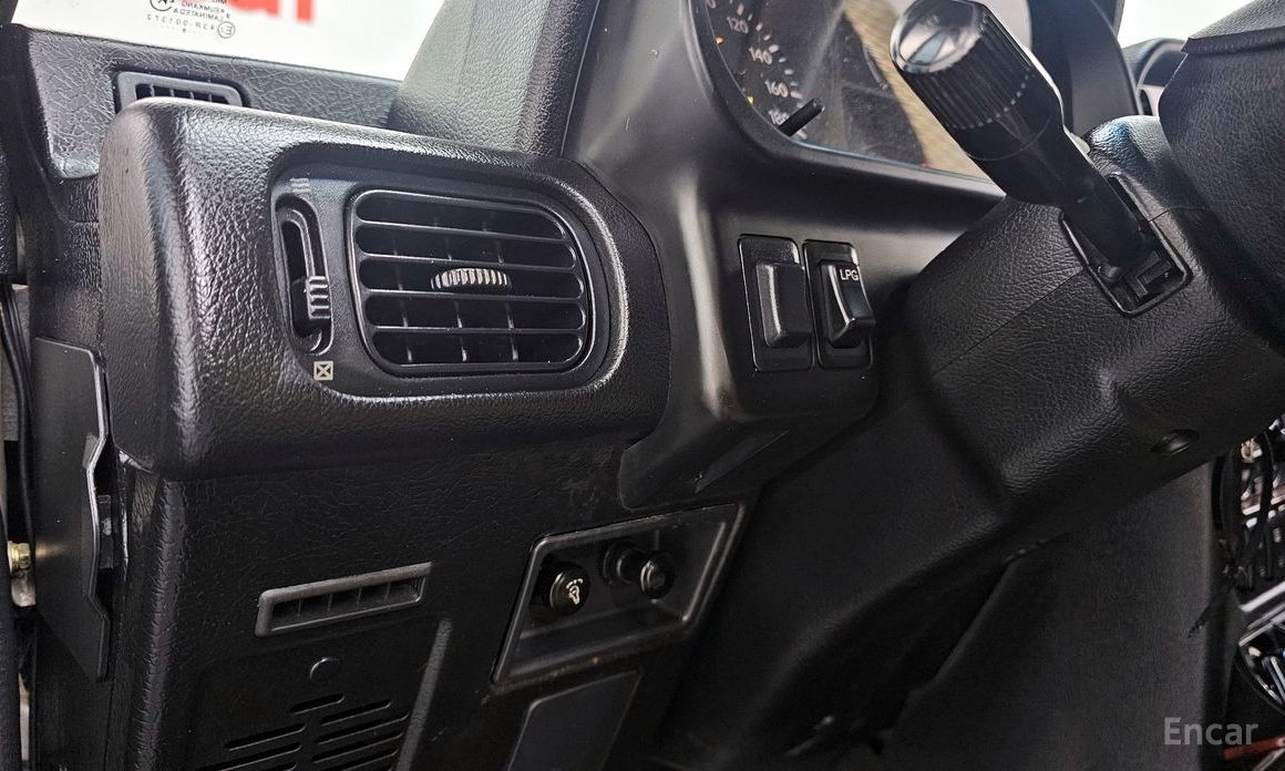 Galloper 29-seater V6 LPG