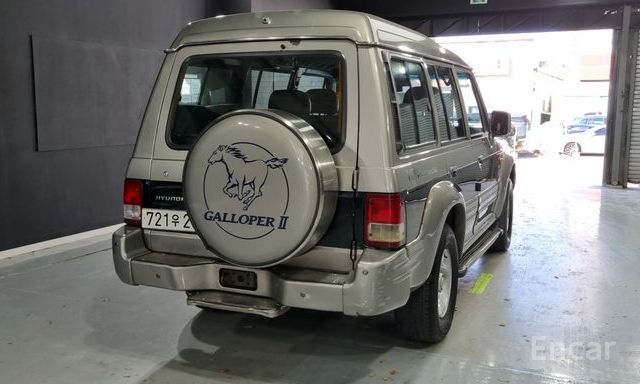 Galloper 29-seater V6 LPG