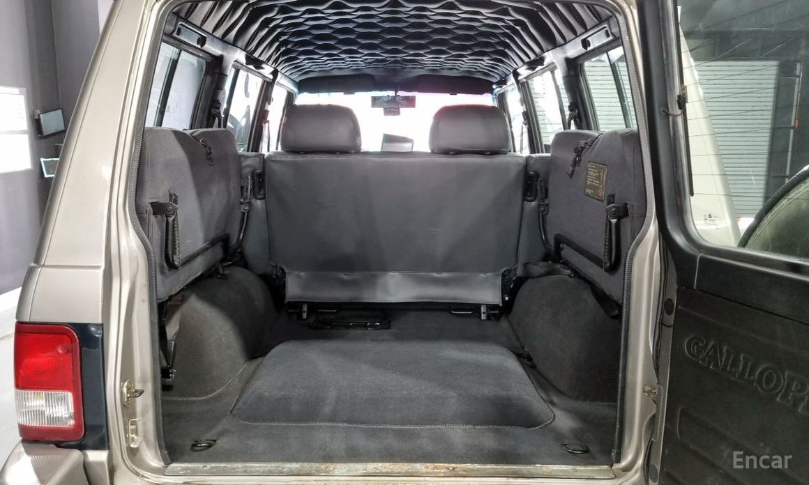 Galloper 29-seater V6 LPG