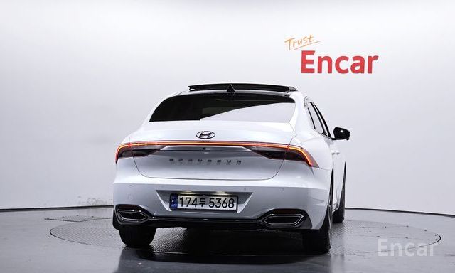 The New Grandeur IG HybridLe Blanc