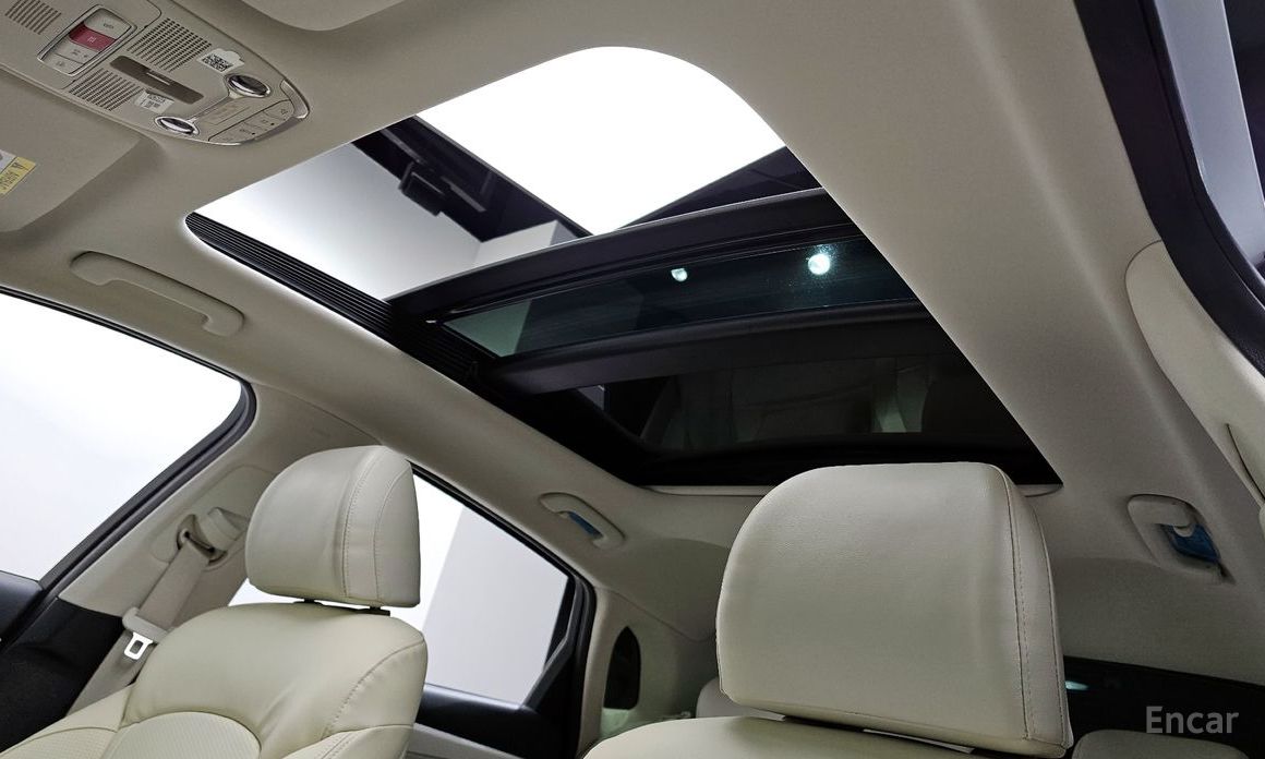 The New Grandeur IG HybridLe Blanc