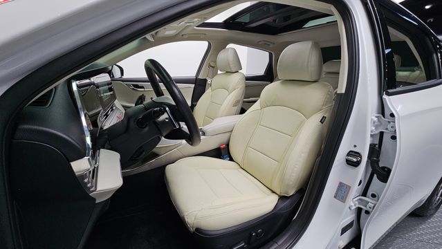 The New Grandeur IG HybridLe Blanc