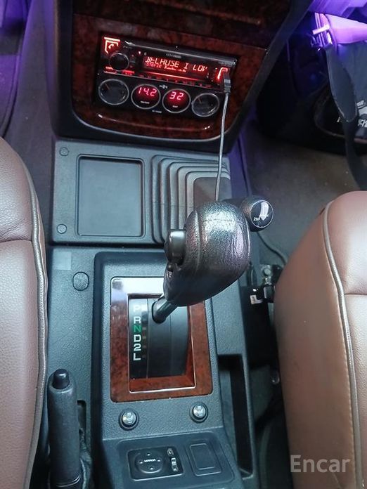 Galloper 29-seater V6 LPG