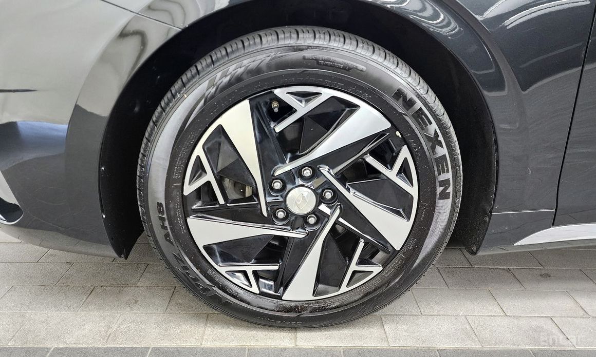 The New Grandeur IG HybridExclusive