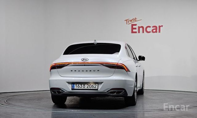 The New Grandeur IG HybridCalligraphy