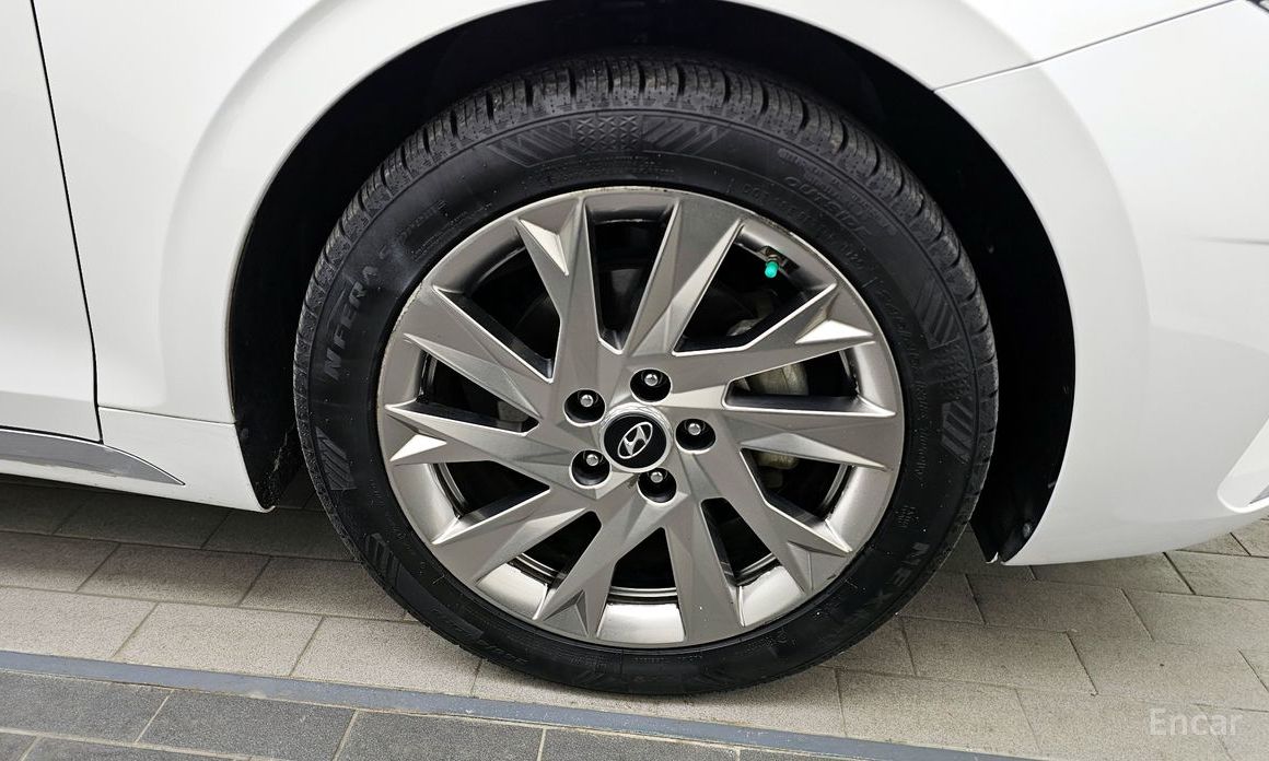 The New Grandeur IG HybridCalligraphy