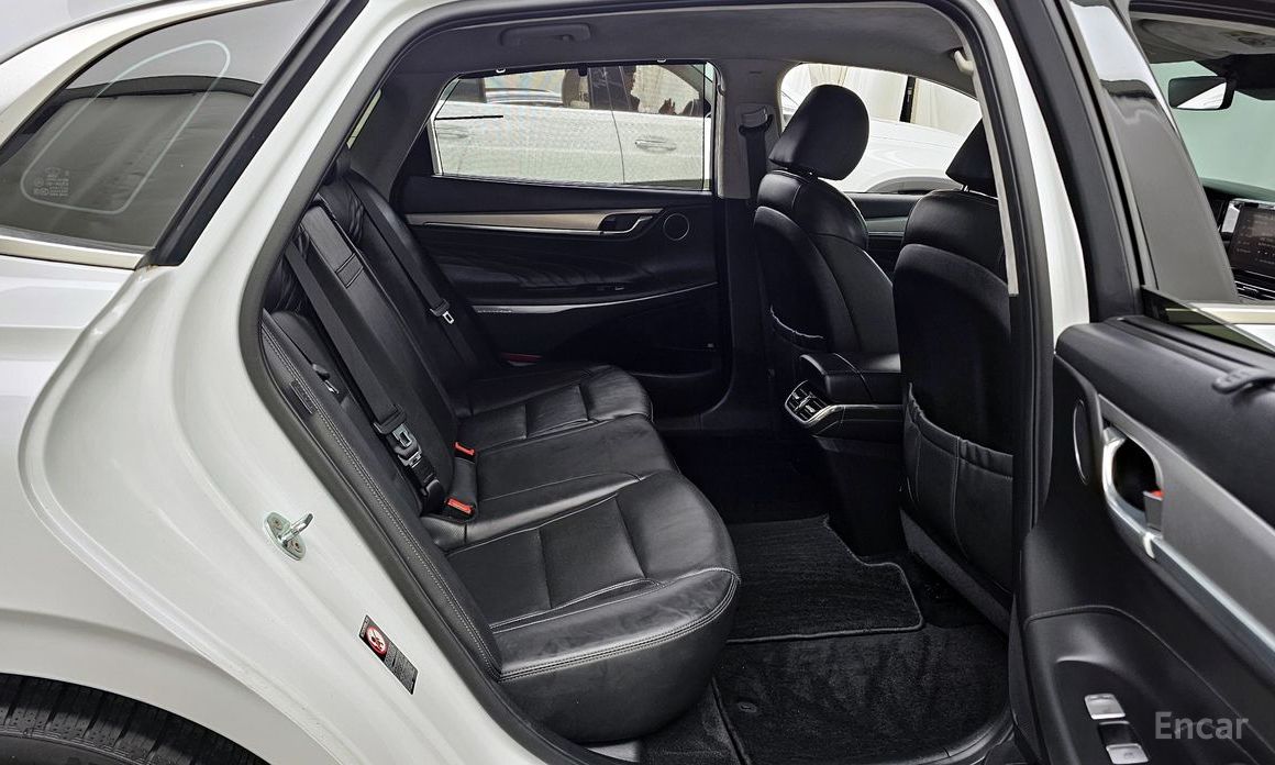 The New Grandeur IG HybridCalligraphy