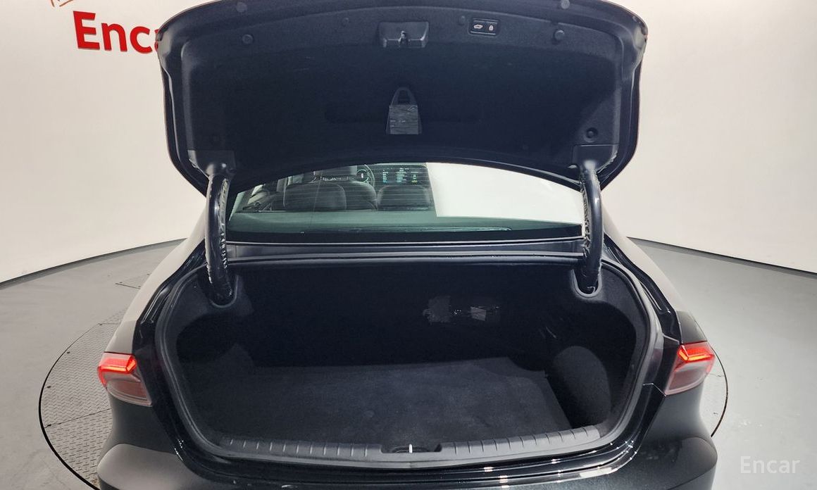 The New Grandeur IG HybridLe Blanc