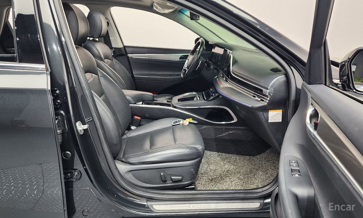 The New Grandeur IG HybridLe Blanc