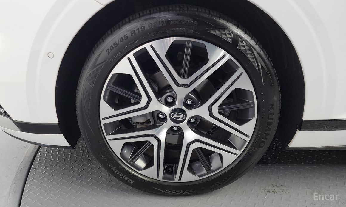 Grandeur Hybrid (GN7)Exclusive