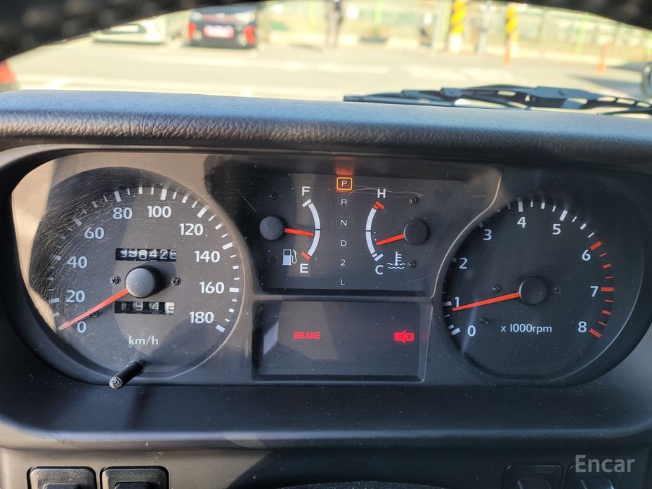 Galloper 27-seater LPG V6 Exceed