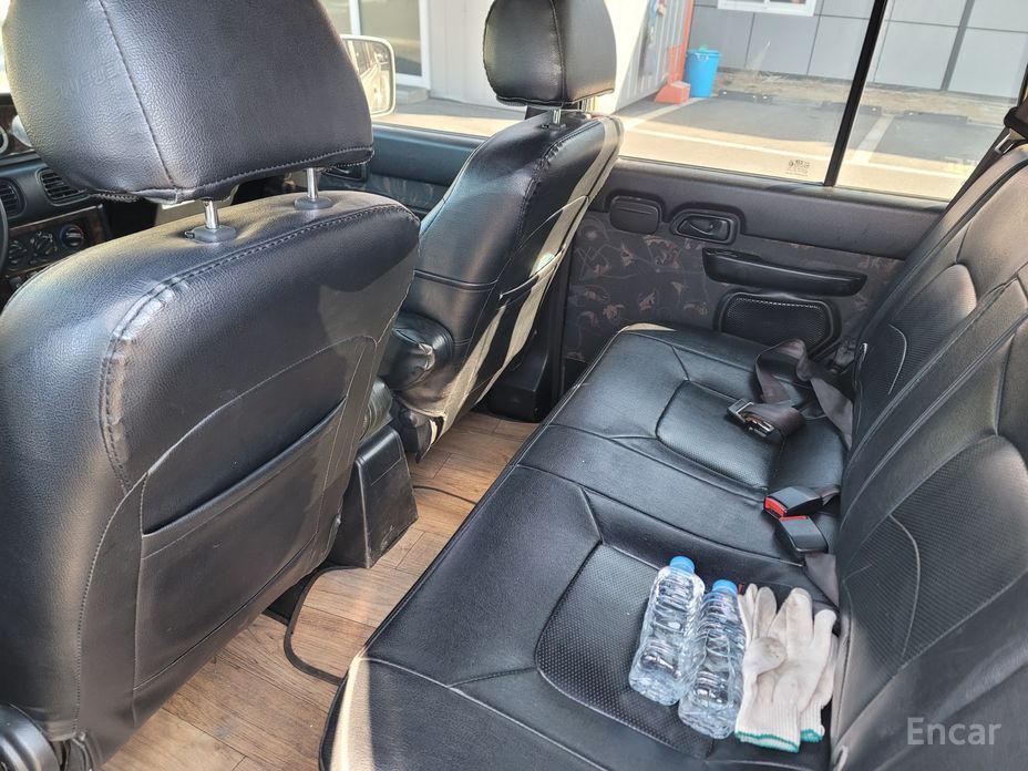 Galloper 27-seater LPG V6 Exceed