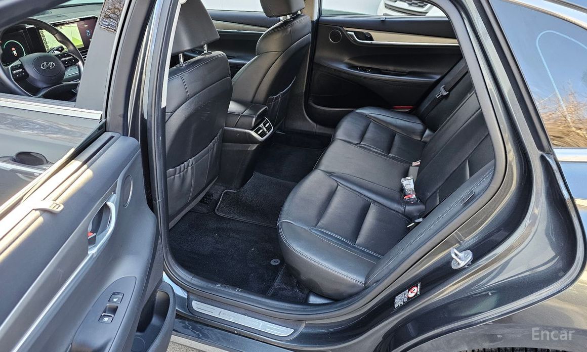 The New Grandeur IG HybridLe Blanc