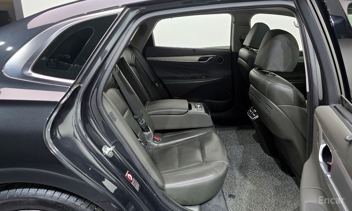 The New Grandeur IG HybridCalligraphy