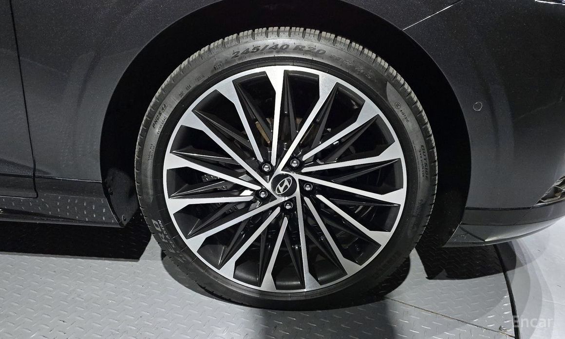 Grandeur Hybrid (GN7)Calligraphy