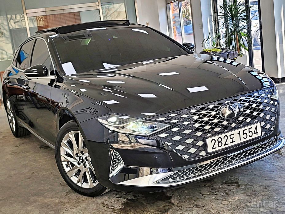 The New Grandeur IG HybridCalligraphy