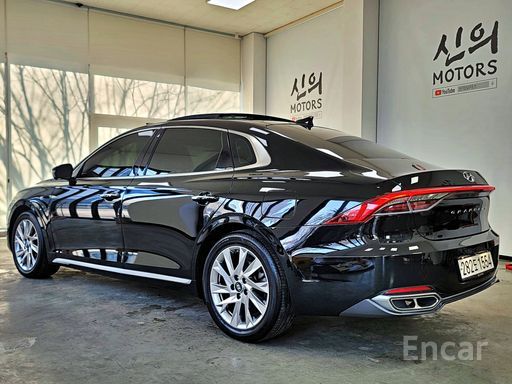 The New Grandeur IG HybridCalligraphy