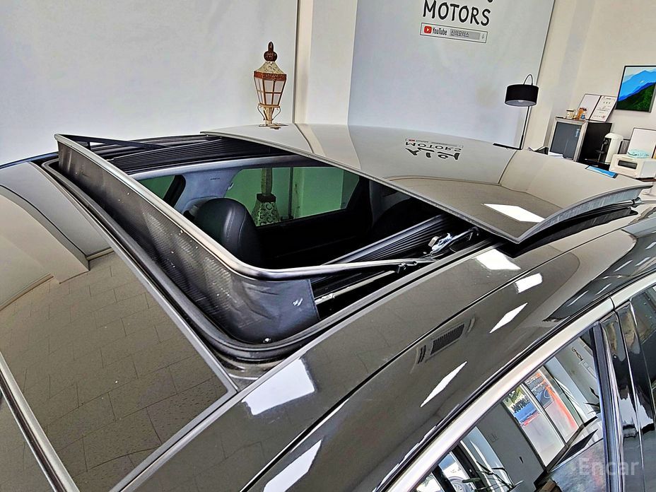 The New Grandeur IG HybridCalligraphy