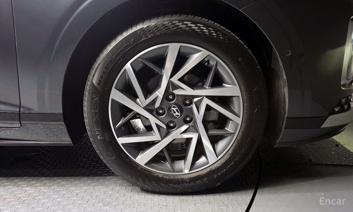 Grandeur Hybrid (GN7)Exclusive