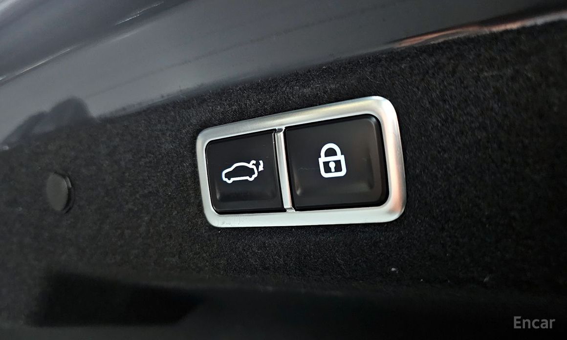 Grandeur Hybrid (GN7)Exclusive