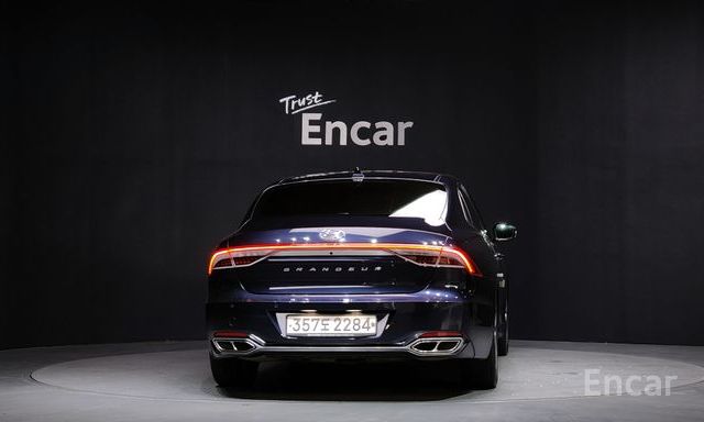 The New Grandeur IG HybridCalligraphy