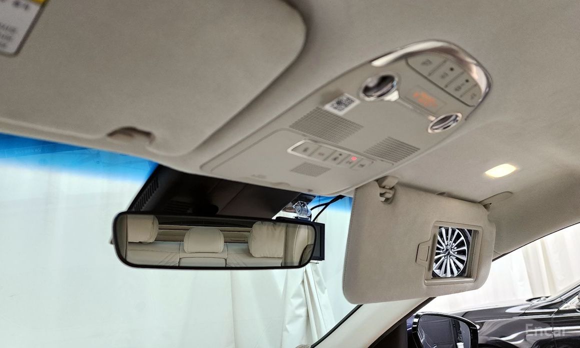 The New Grandeur IG HybridCalligraphy