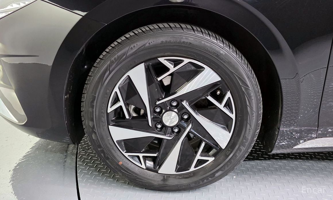 The New Grandeur IG HybridLe Blanc