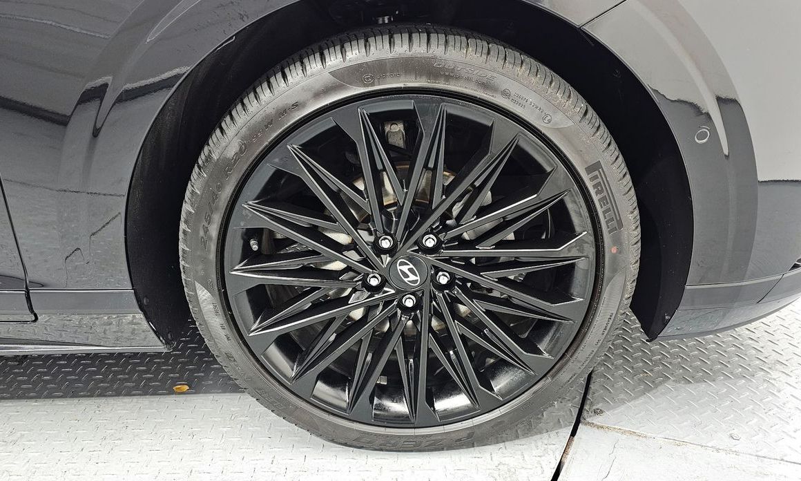 Grandeur Hybrid (GN7)Calligraphy