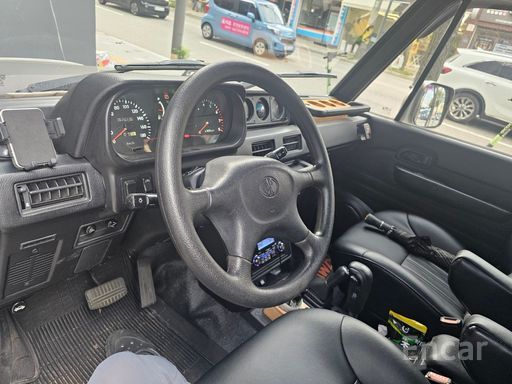 Galloper 29-seater V6 LPG