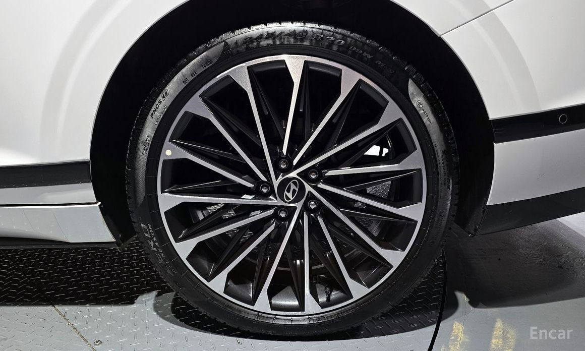 Grandeur Hybrid (GN7)Calligraphy