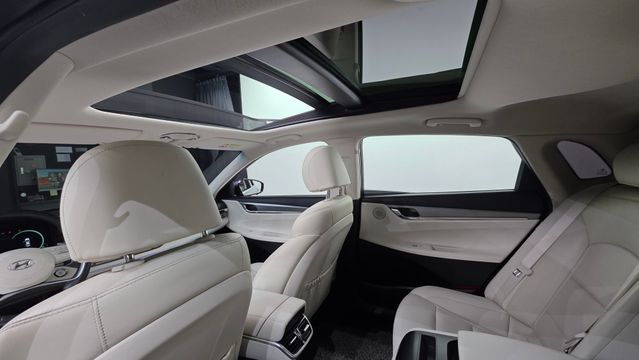 The New Grandeur IG HybridLe Blanc