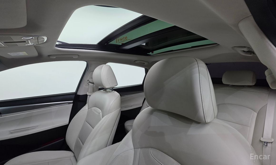The New Grandeur IG HybridLe Blanc