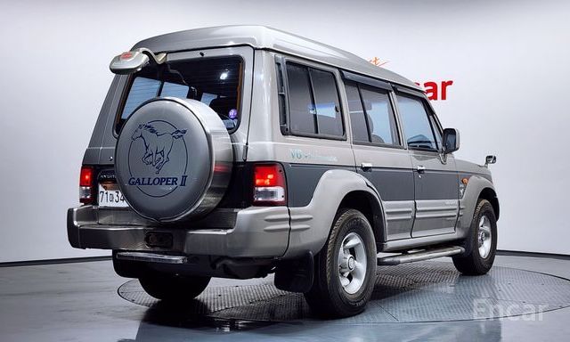 Galloper 29-seater V6 LPG
