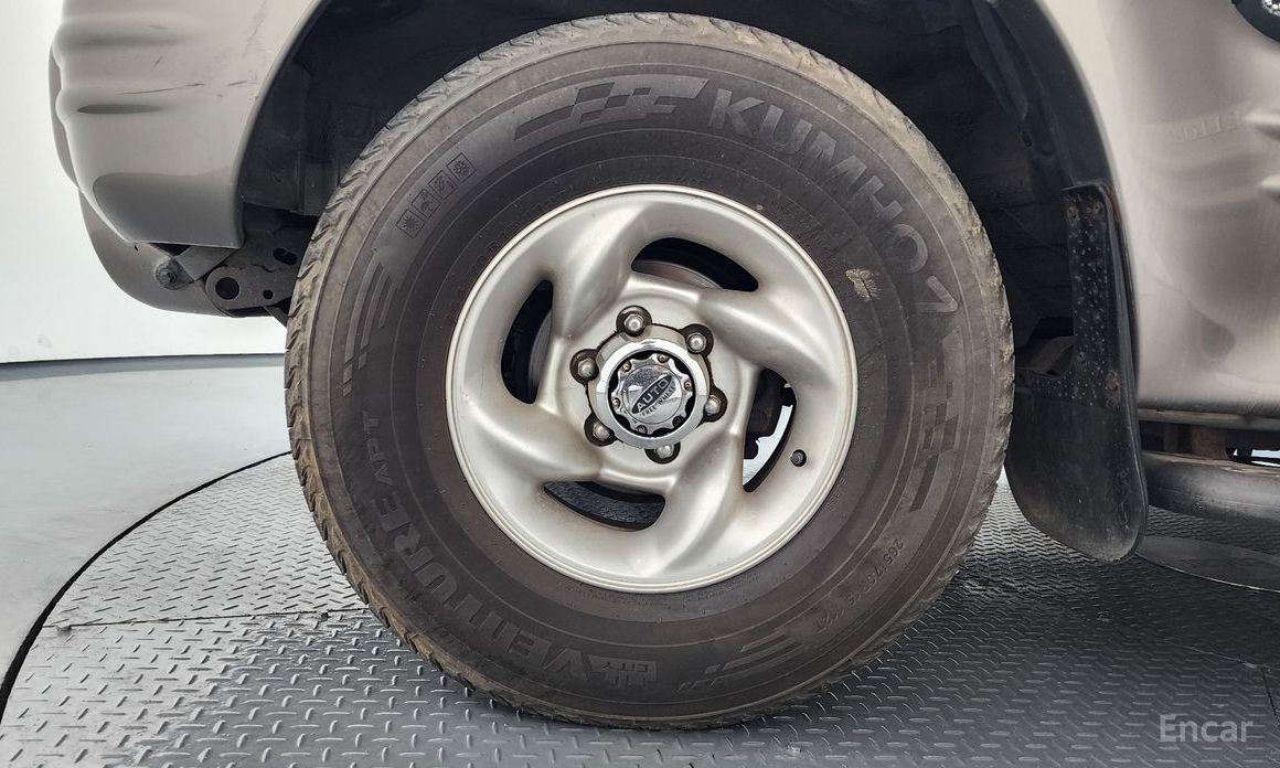 Galloper 29-seater V6 LPG