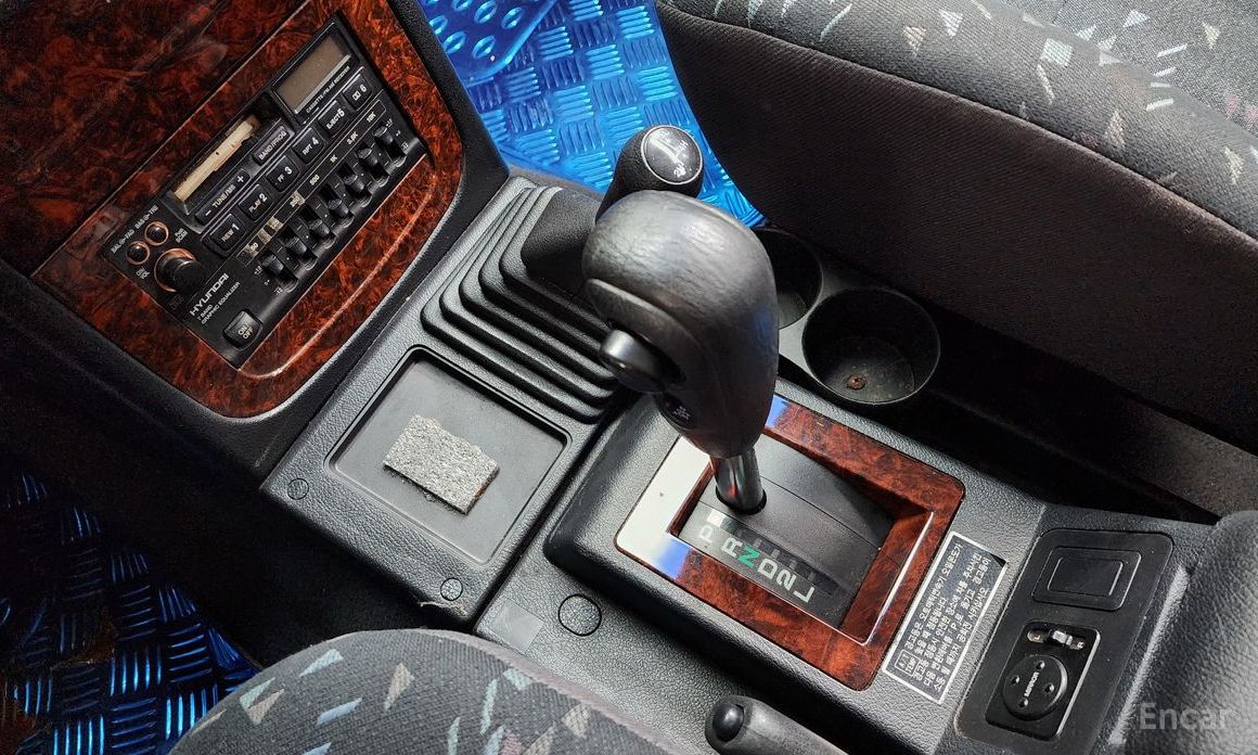 Galloper 29-seater V6 LPG