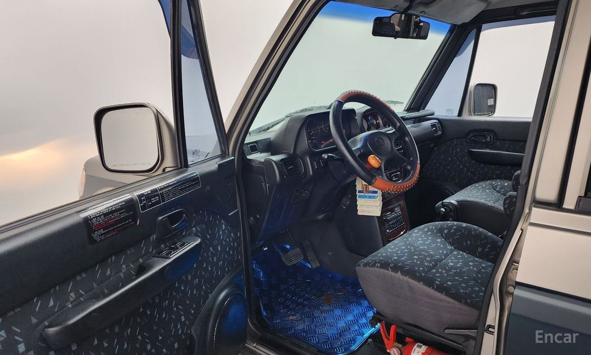 Galloper 29-seater V6 LPG