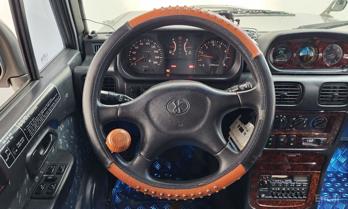 Galloper 29-seater V6 LPG